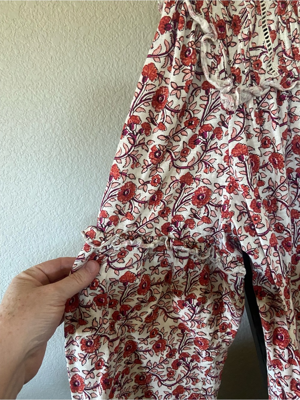 Wonderly Red and White Floral Peasant Blouse - Picture 5 of 9